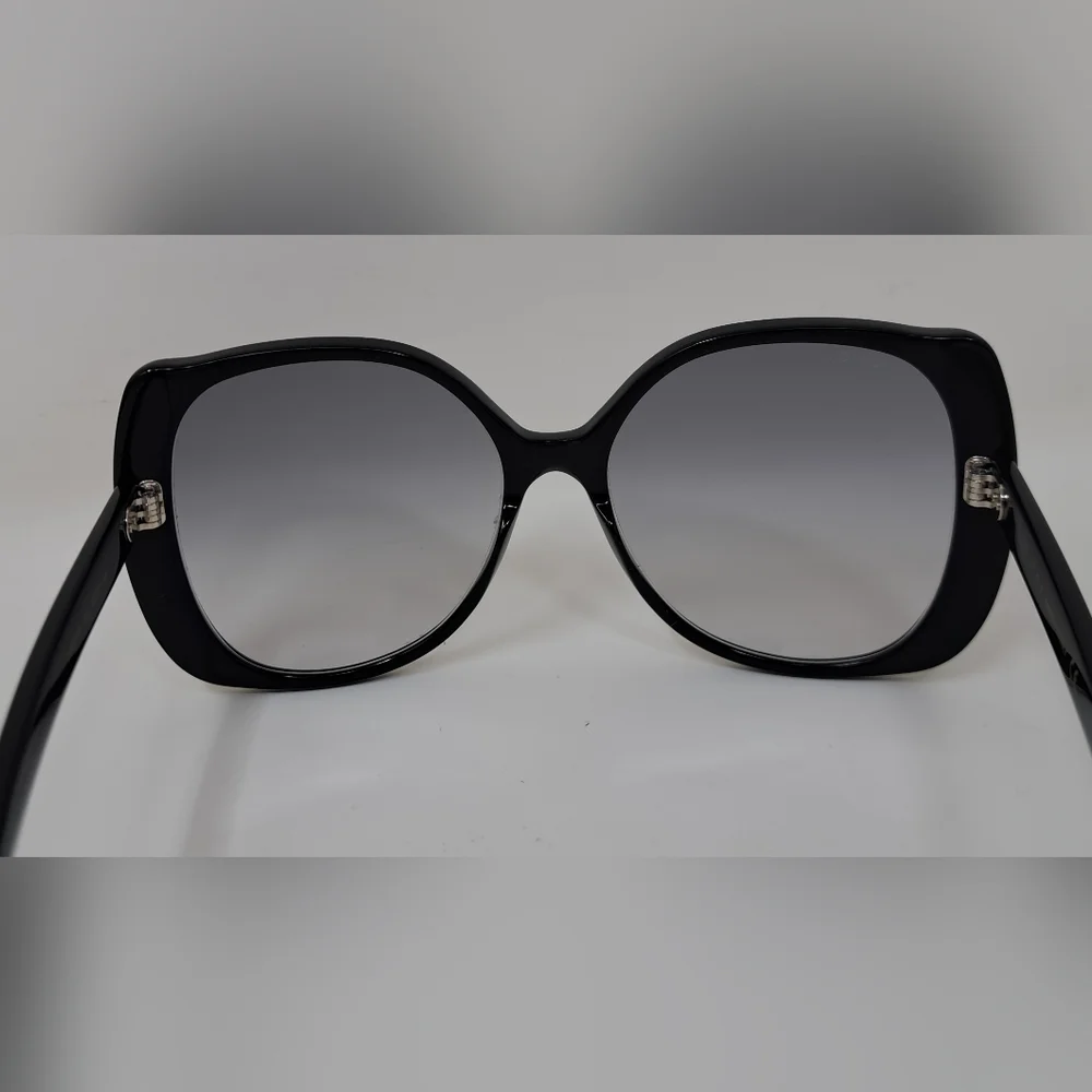 Gucci Nero Sunglasses Oversized Square Frame Black Gray GG0472SA 001 56-17-145